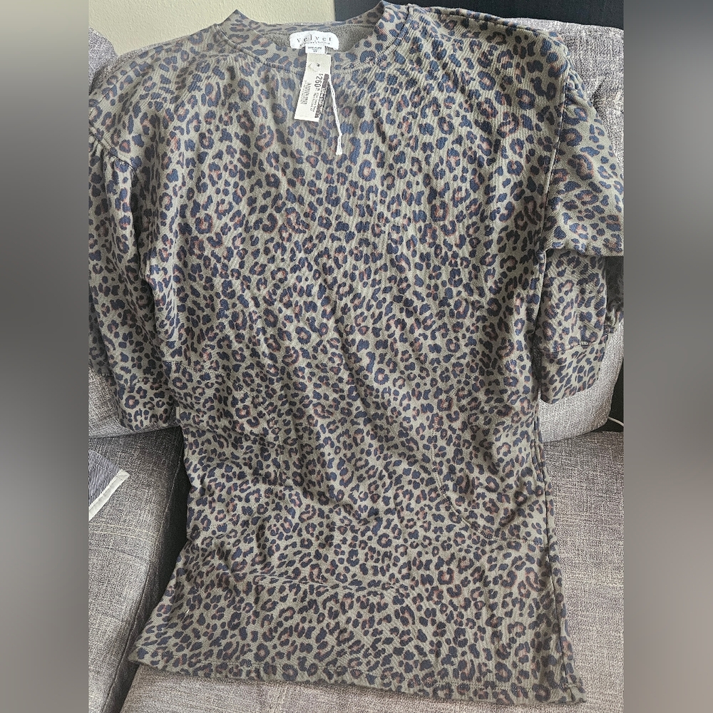 Velvet by Graham & Spencer Fleece Leopard Print Dress. 18ptp